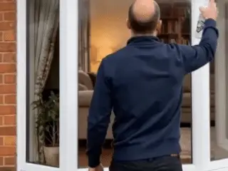 Вікно до та після нанесення Mirror Spray